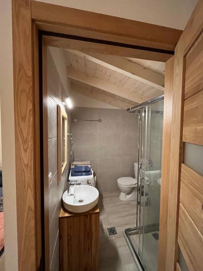 Valeria'S Apartments Sinarades Екстер'єр фото