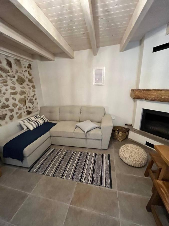 Valeria'S Apartments Sinarades Екстер'єр фото